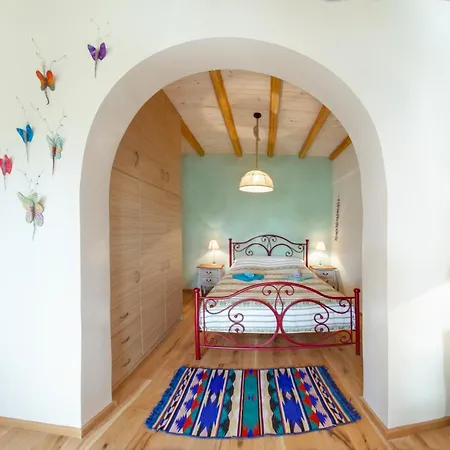 Olive Leaf Firostefani